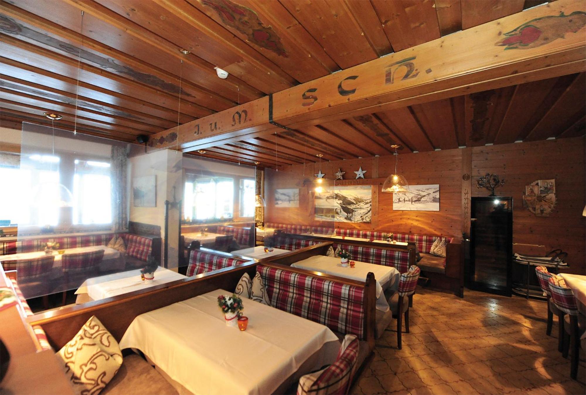 Ski In Ski Out Hotel Unterellmau 잘바흐 힌터글렘 외부 사진