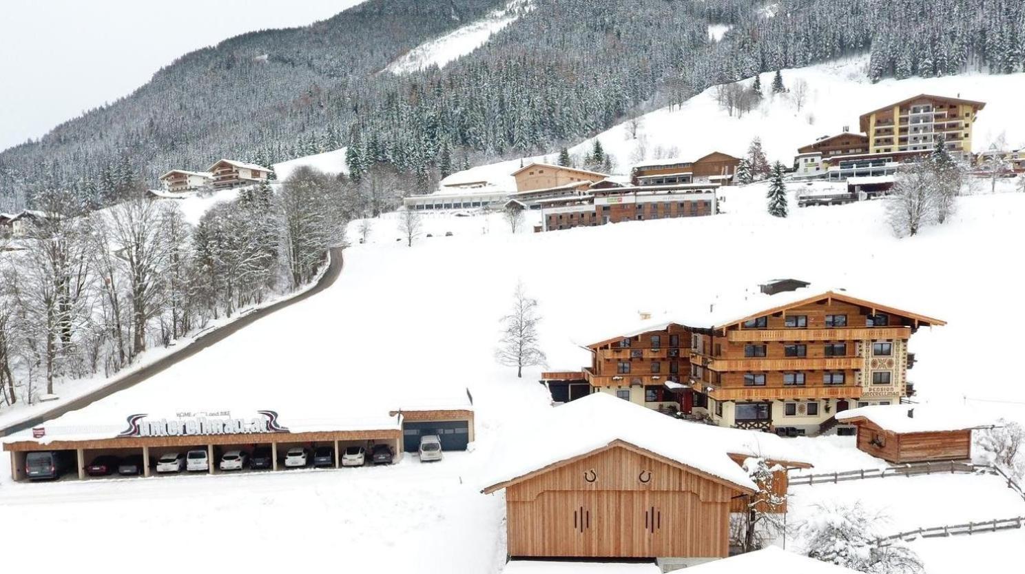 Ski In Ski Out Hotel Unterellmau 잘바흐 힌터글렘 외부 사진