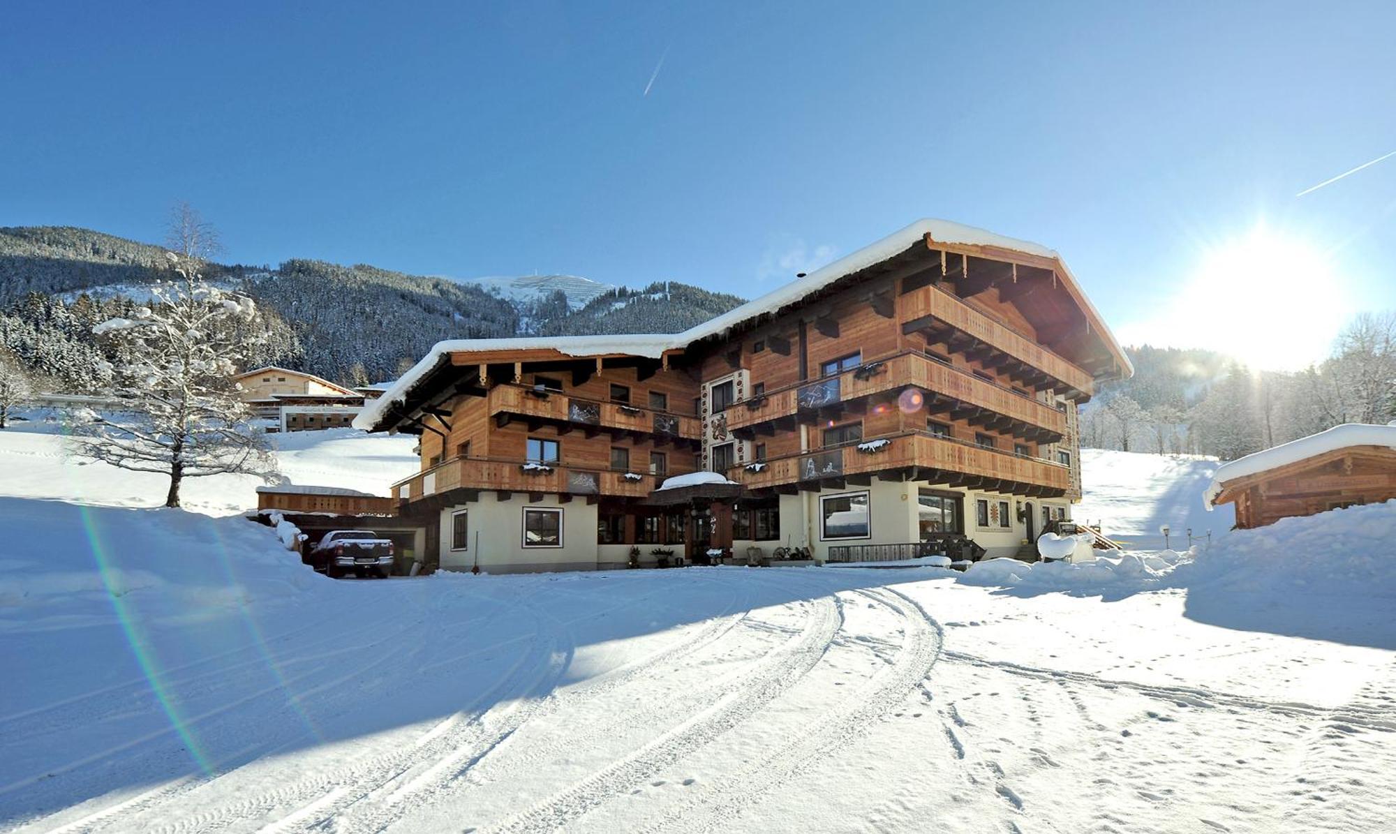 Ski In Ski Out Hotel Unterellmau 잘바흐 힌터글렘 외부 사진