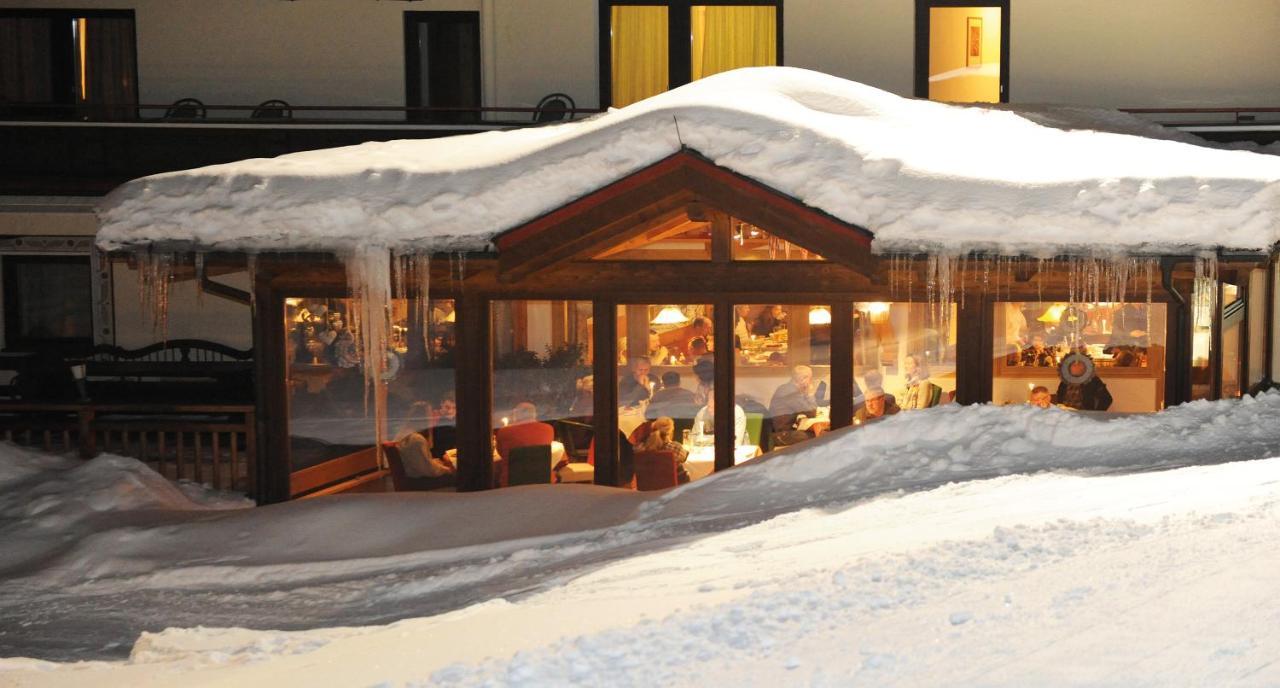 Ski In Ski Out Hotel Unterellmau 잘바흐 힌터글렘 외부 사진